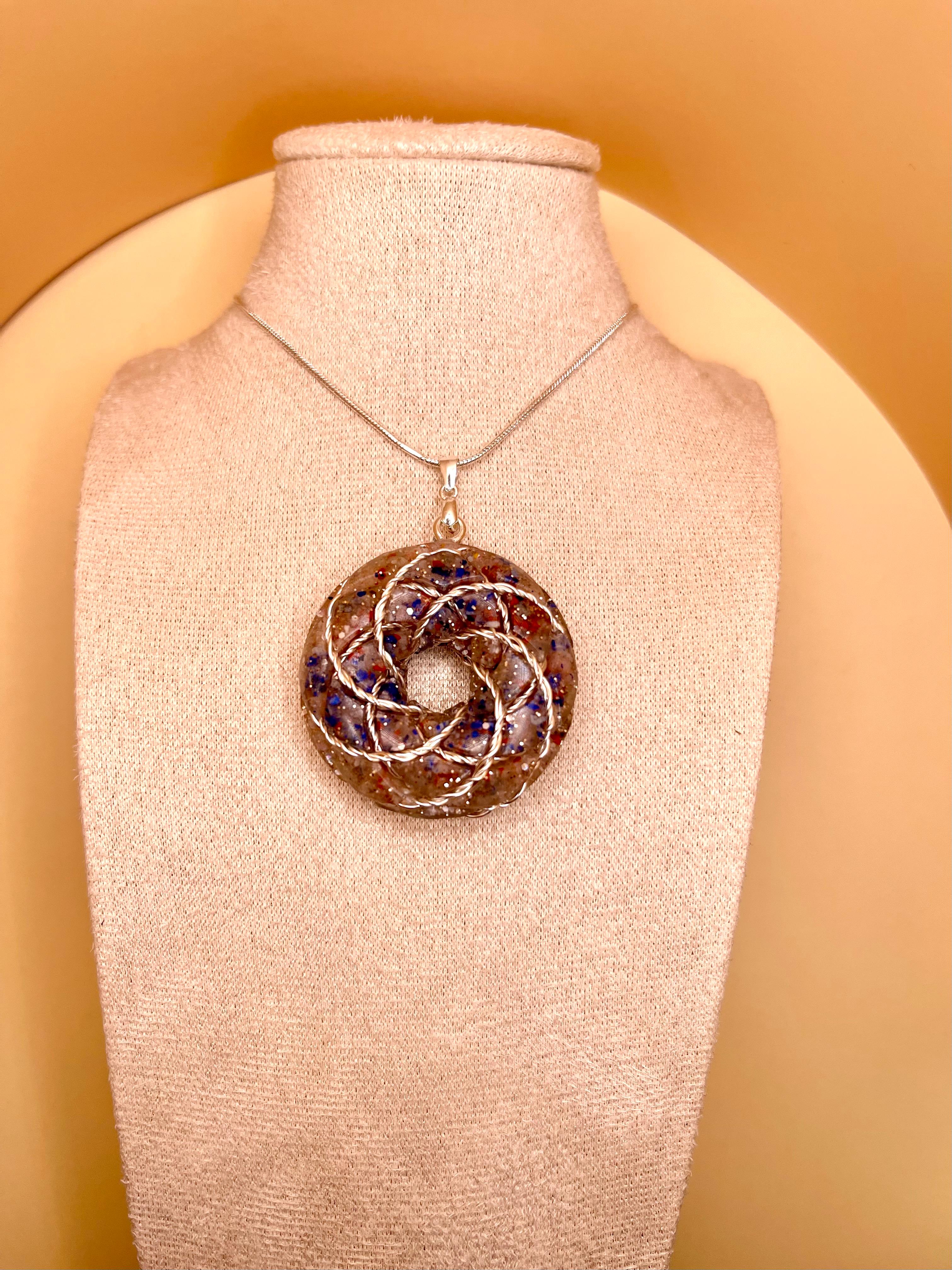 Pandantiv Toroidal „REGALIS Lumina” - Viziune, Echilibru și Abundență Conștientă