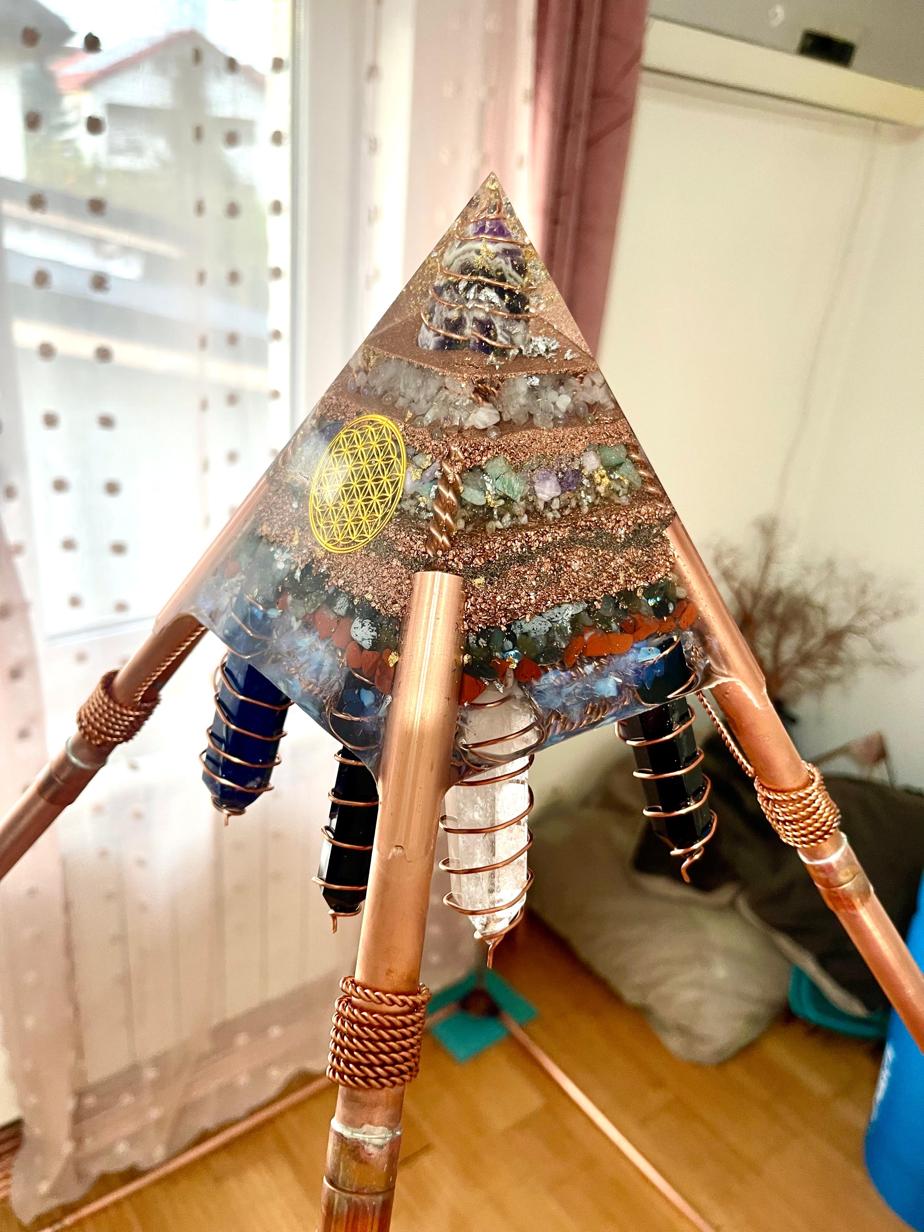 Piramida Rusească de Meditație – Portalul către echilibru, vindecare și conștiință trezită