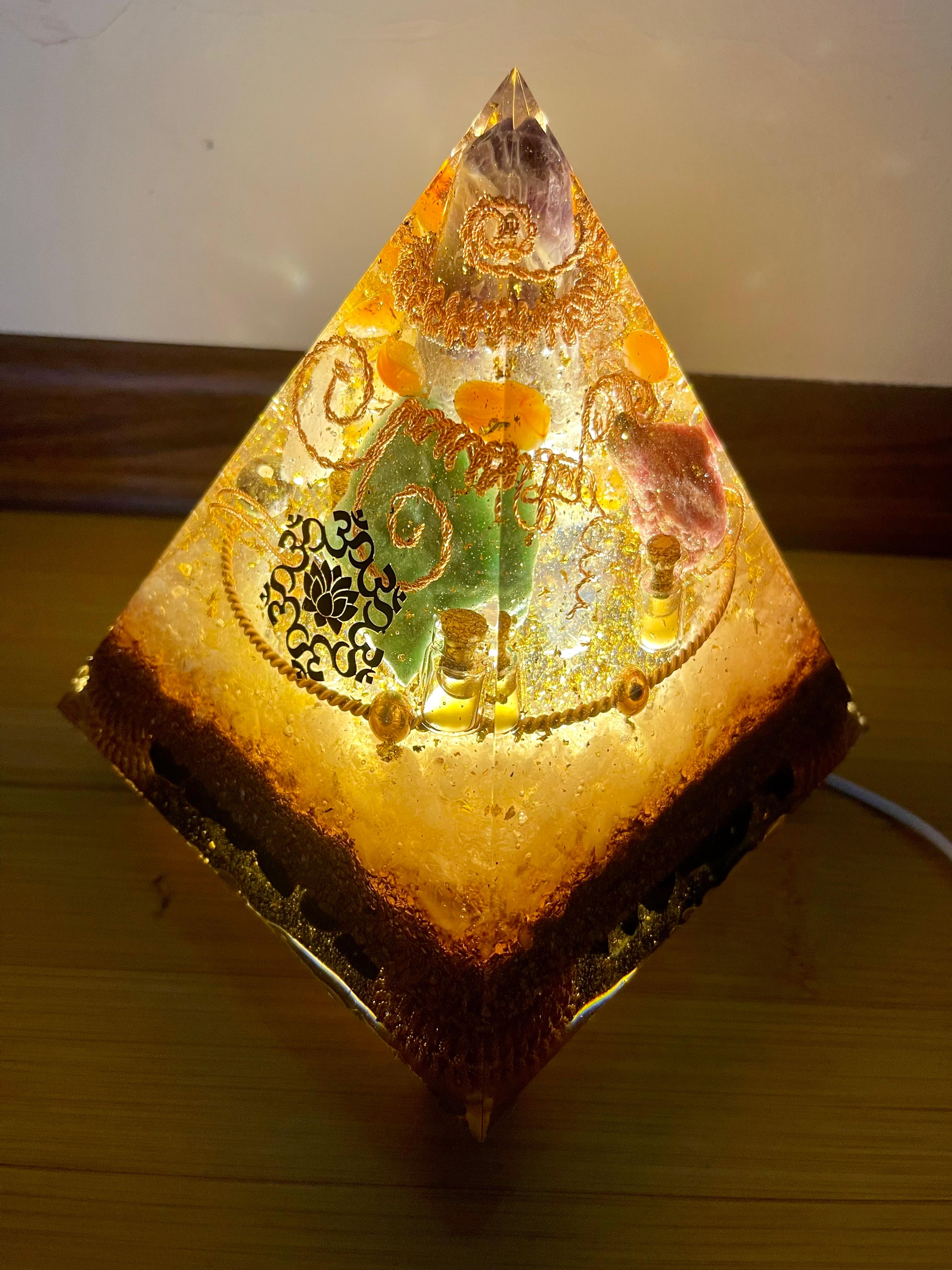 Lumină de Vis – Orgon-lampă pentru armonie, protecție și deschidere a inimii